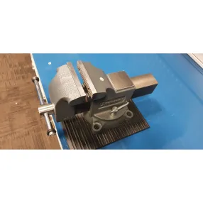 тиски чугунные поворотные с наковальней s 100